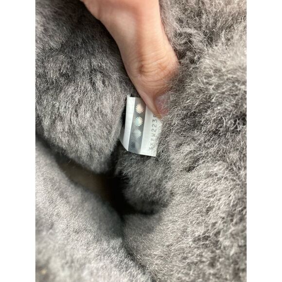 UGG Australia Customizable Bailey Bow Short Shearling Boots Charcoal - Picture 6 of 7